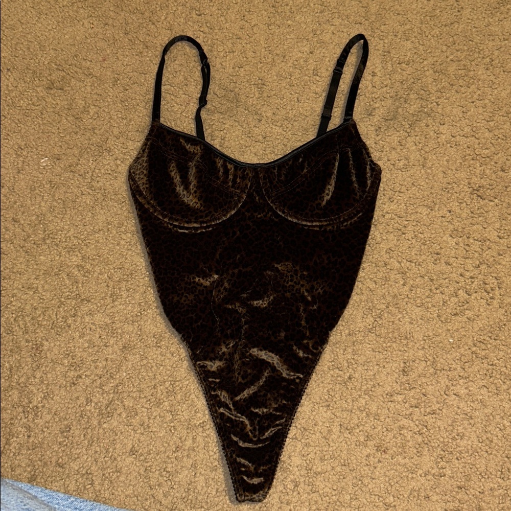 Victoria’s Secrets Vintage Lingerie 34B